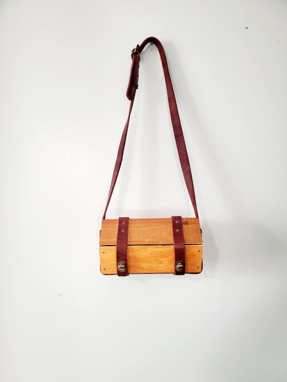 Vintage Handmade Wooden Box Purse Boho Artisan Leather Strap Bag Rustic Cottage - Picture 14 of 16